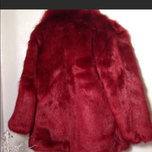 Beijiatu red faux fur jacket NWT - Picture 2 of 2